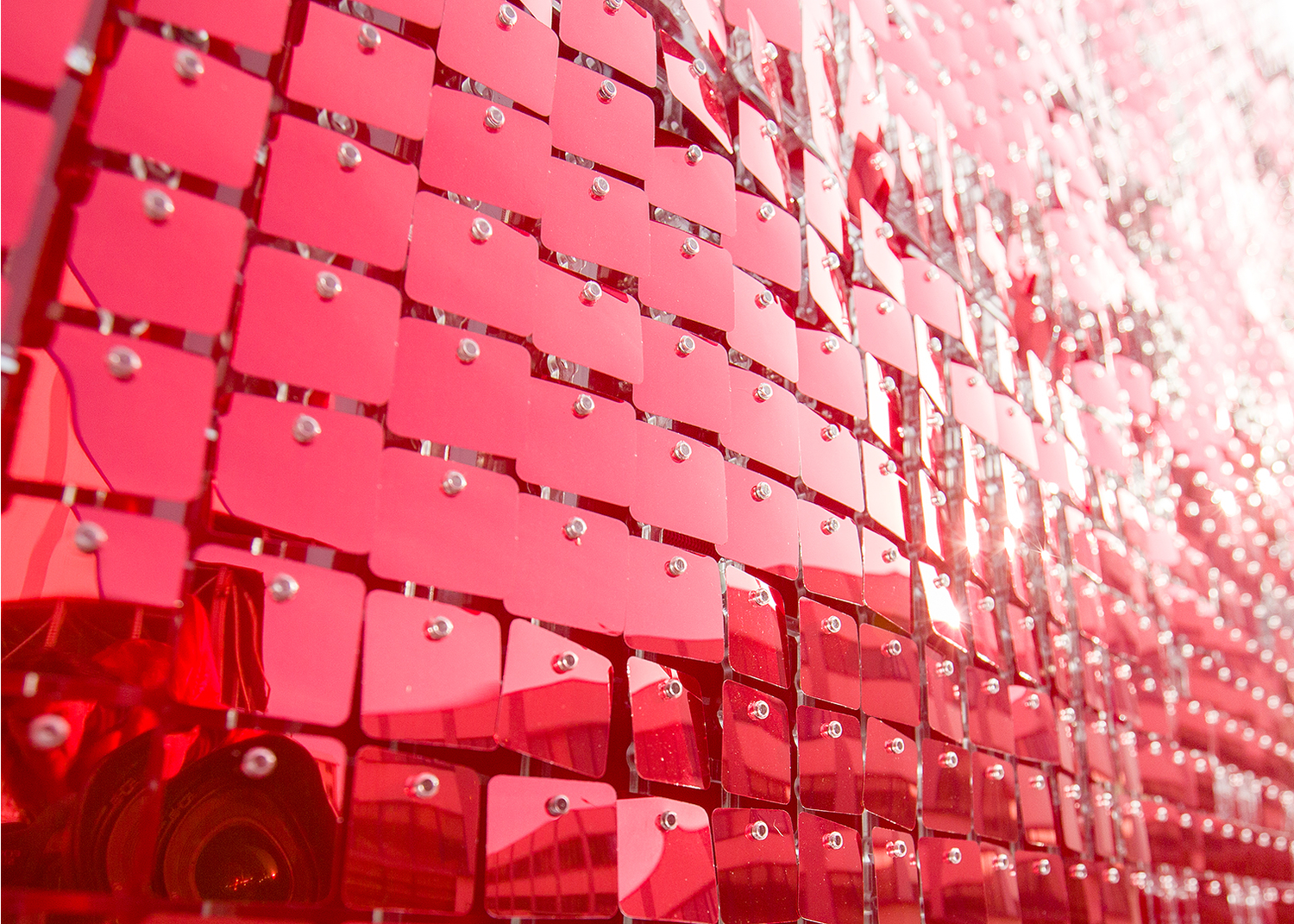 Ширма пайеточная красная в аренду