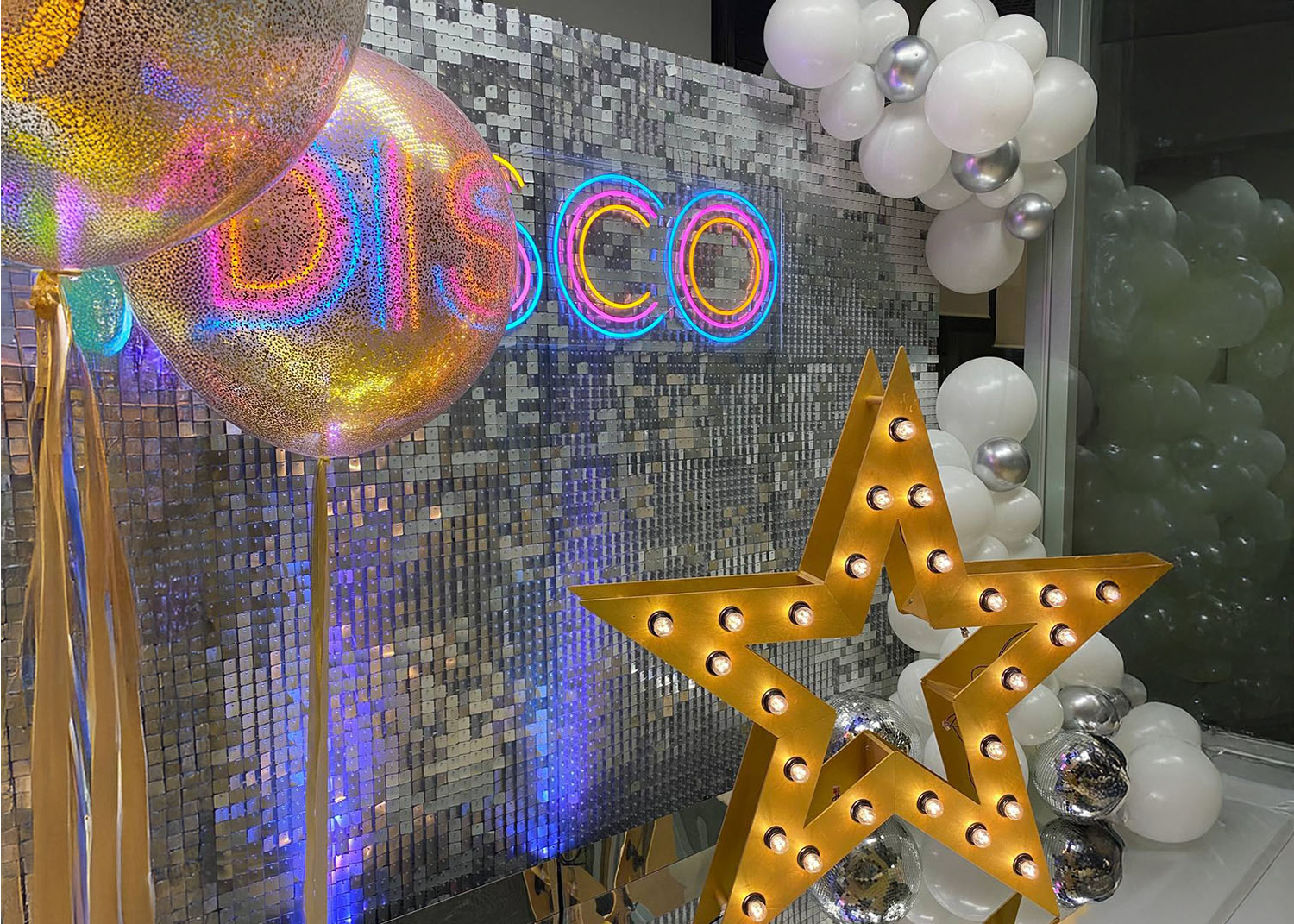 оформление новогоднего корпоратива в стиле Диско